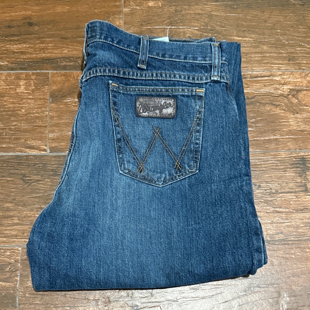 Wrangler Relaxed Fit Blue Jeans